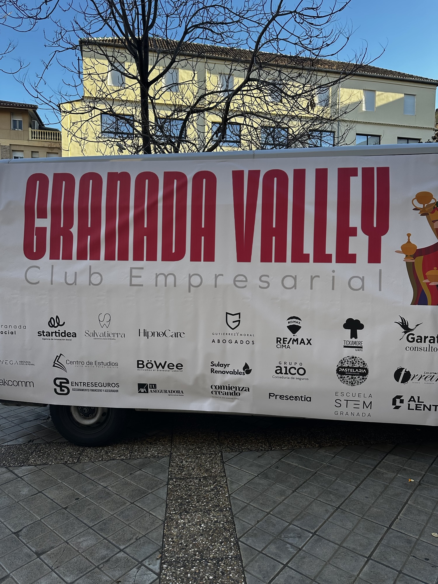 Granada Valley cumple un sueño participando en la Cabalgata de Reyes Magos de Granada